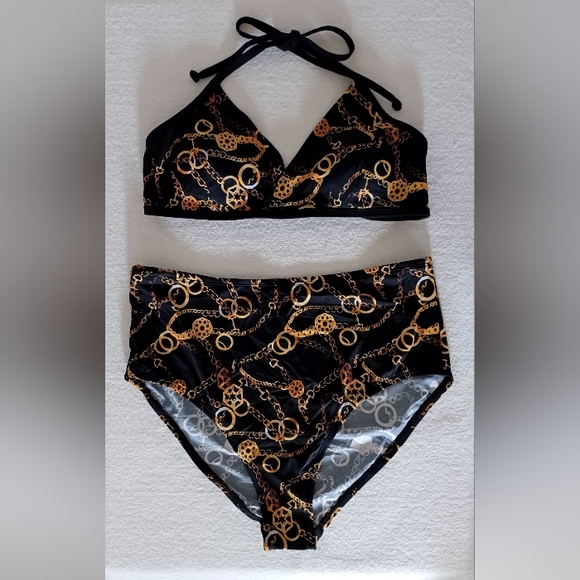 VENUS Golden Links Bikini Set, size 12. - Picture 5 of 16